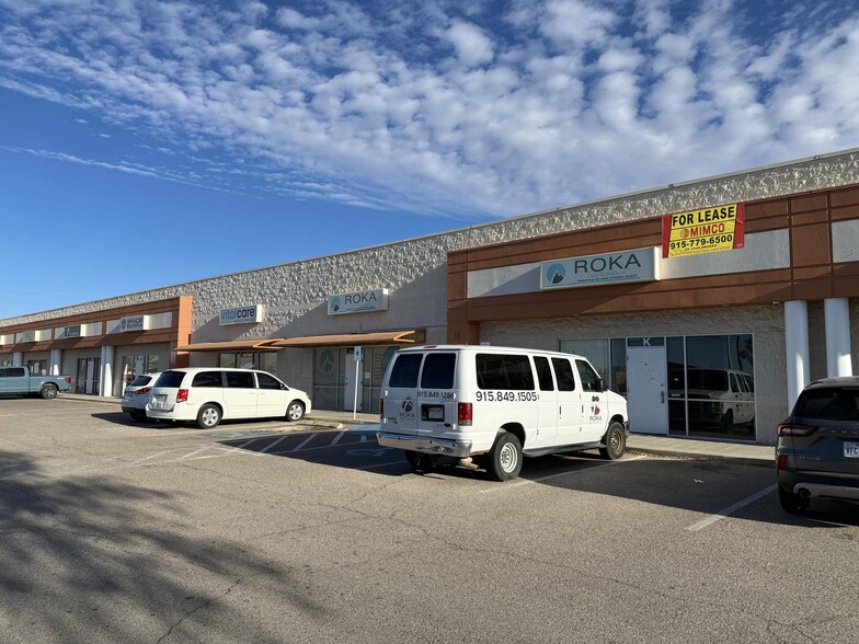 12025 Rojas Dr, El Paso, TX for lease - Building Photo - Image 1 of 1