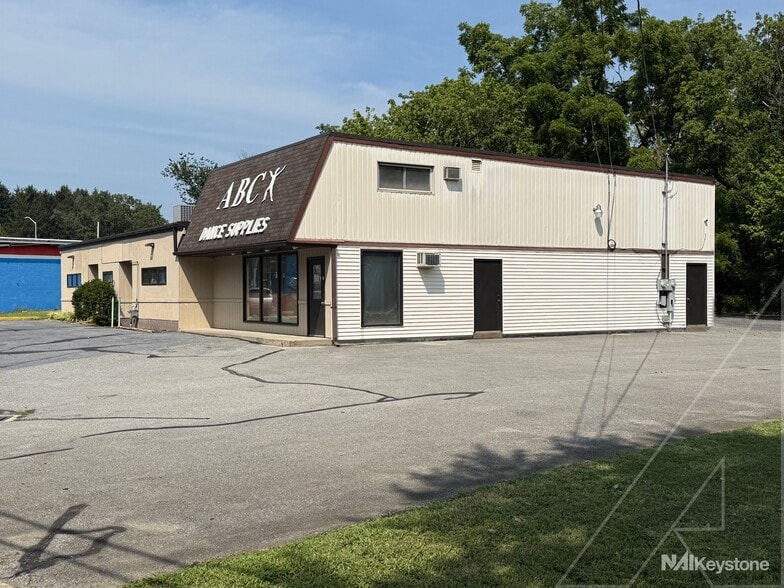 1915 Kutztown Rd, Reading, PA for lease - Primary Photo - Image 1 of 6