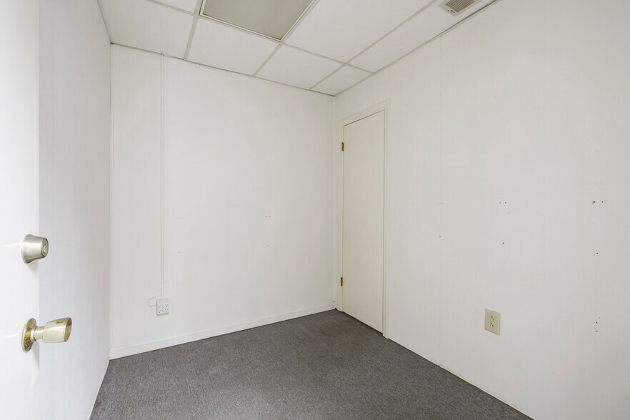 104 N Dilling St, Kings Mountain, NC à louer - Photo du bâtiment - Image 2 de 27