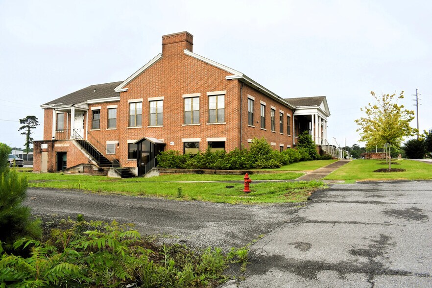 755 Lee St, Alexander City, AL à vendre - Photo du bâtiment - Image 3 de 20