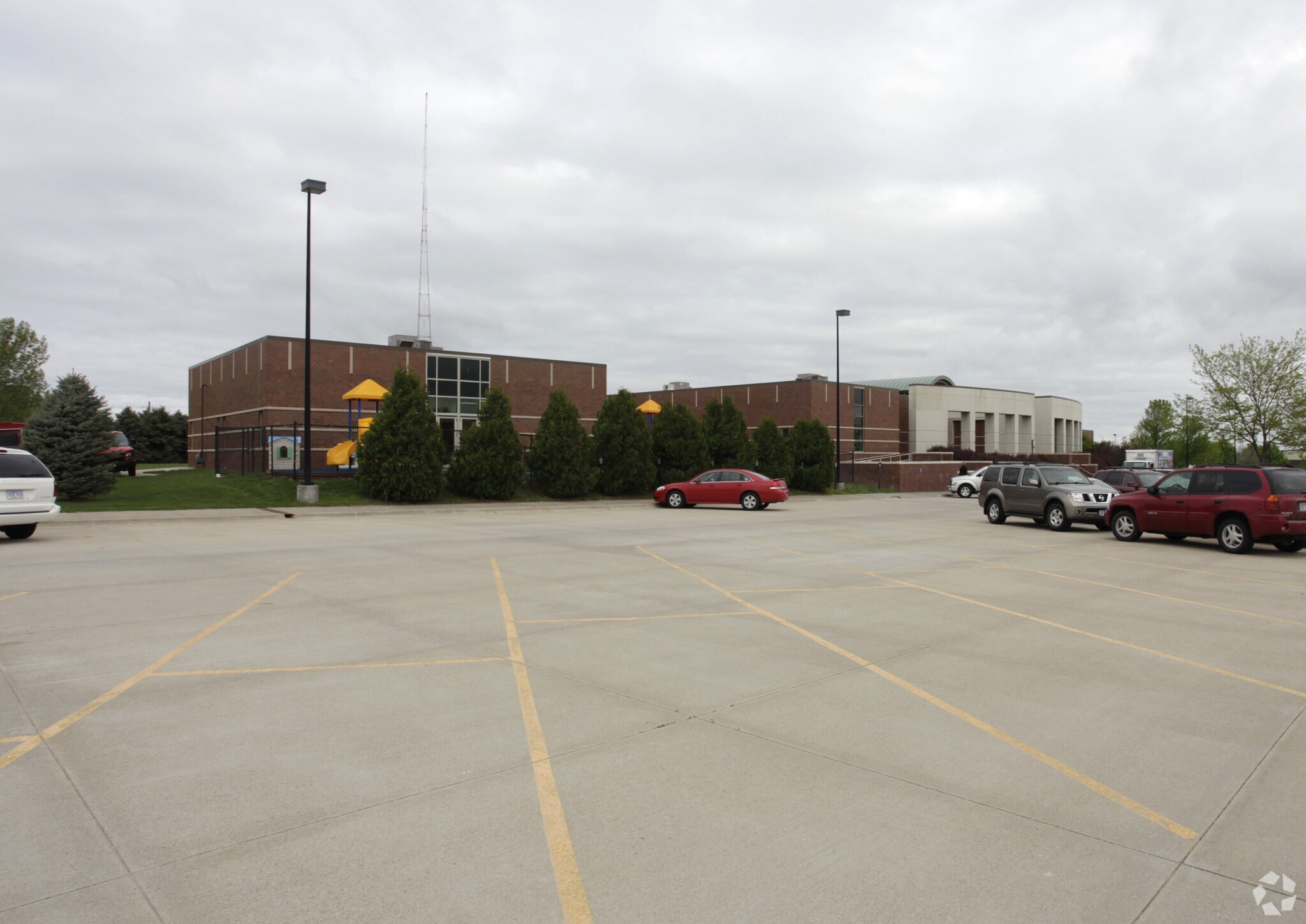 5225 S 16th St, Lincoln, NE for lease Primary Photo- Image 1 of 13