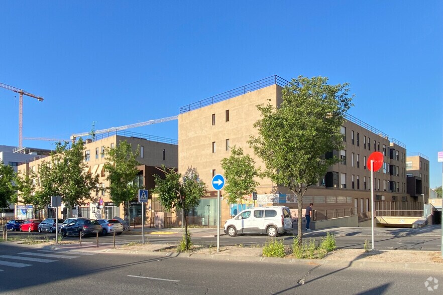 Calle José Hierro, 92, Rivas-Vaciamadrid, Madrid à vendre - Photo du bâtiment - Image 2 de 2