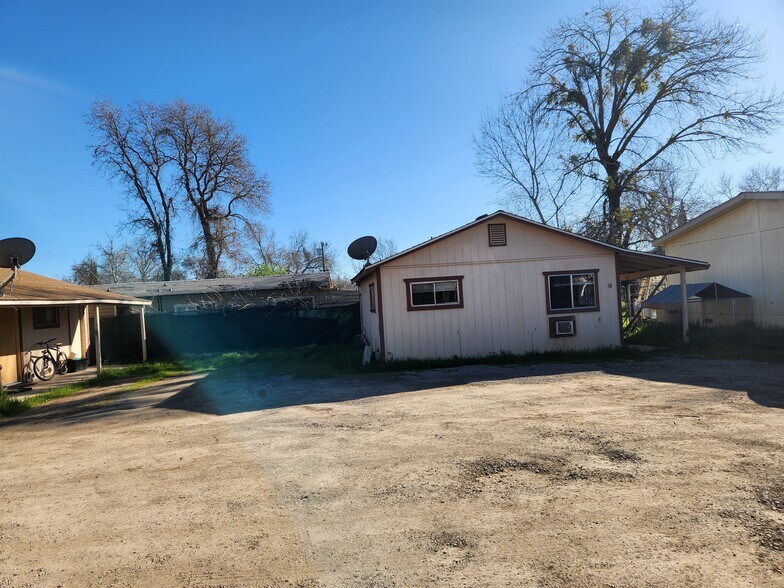 5725 Old Highway 53, Clearlake, CA à vendre - Photo du bâtiment - Image 3 de 8