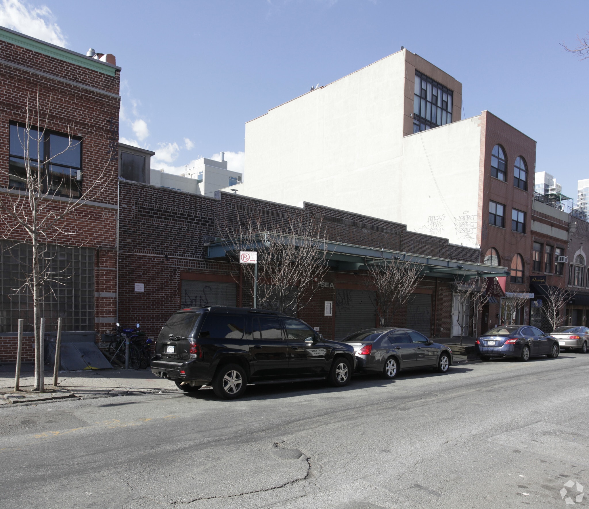 114 N 6th St, Brooklyn, NY for lease Primary Photo- Image 1 of 3
