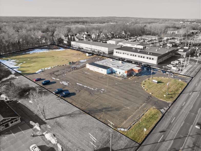 2830 E Grand River Ave, Howell, MI for sale - Building Photo - Image 2 of 16