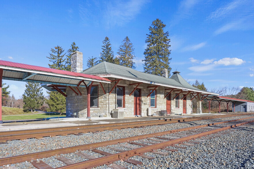 2 Depot St., Stockbridge, MA à louer - Photo intérieure - Image 3 de 9