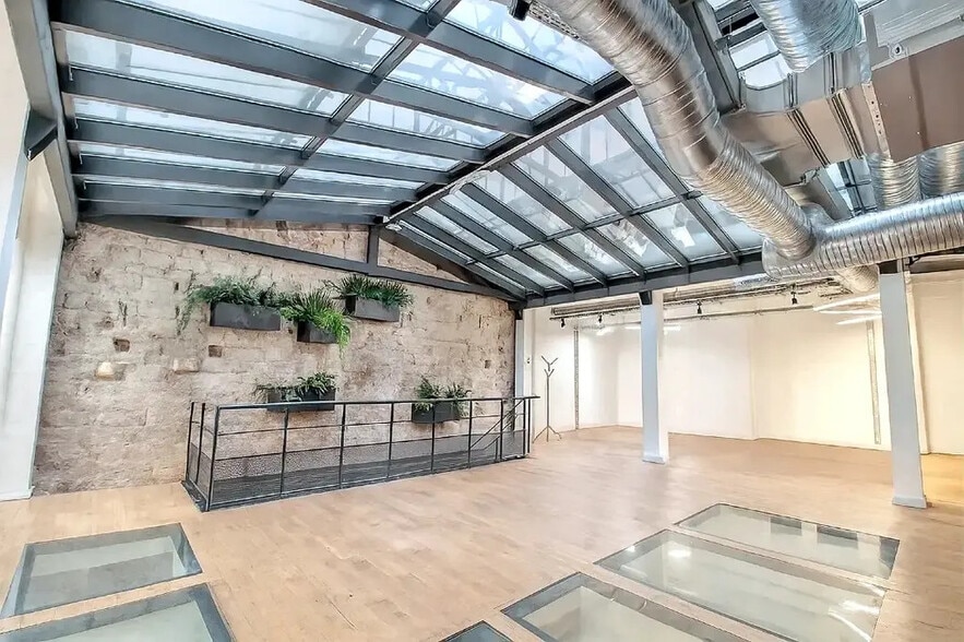 40 Rue De Paradis, Paris for sale - Interior Photo - Image 1 of 5