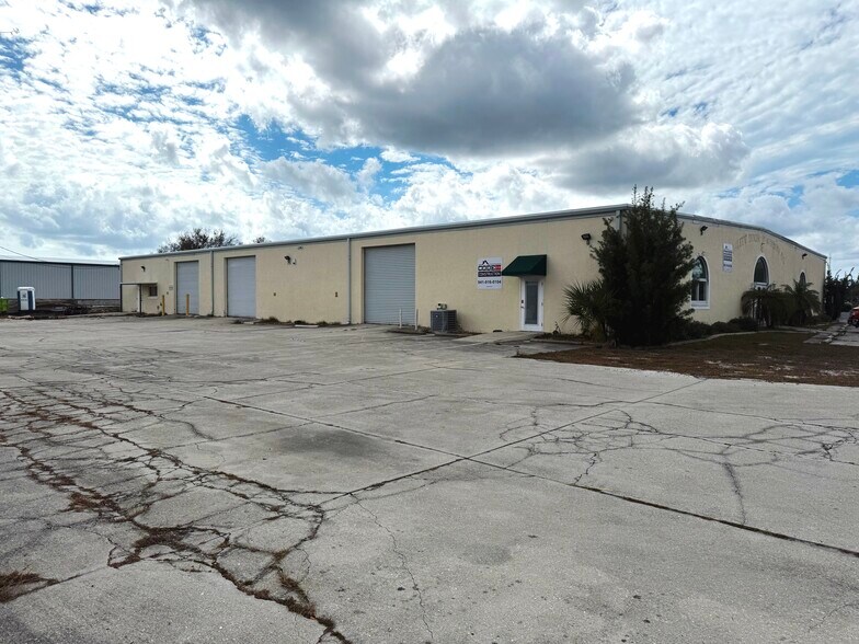 23245 Harbor View Rd, Port Charlotte, FL à louer - Photo du bâtiment - Image 3 de 9