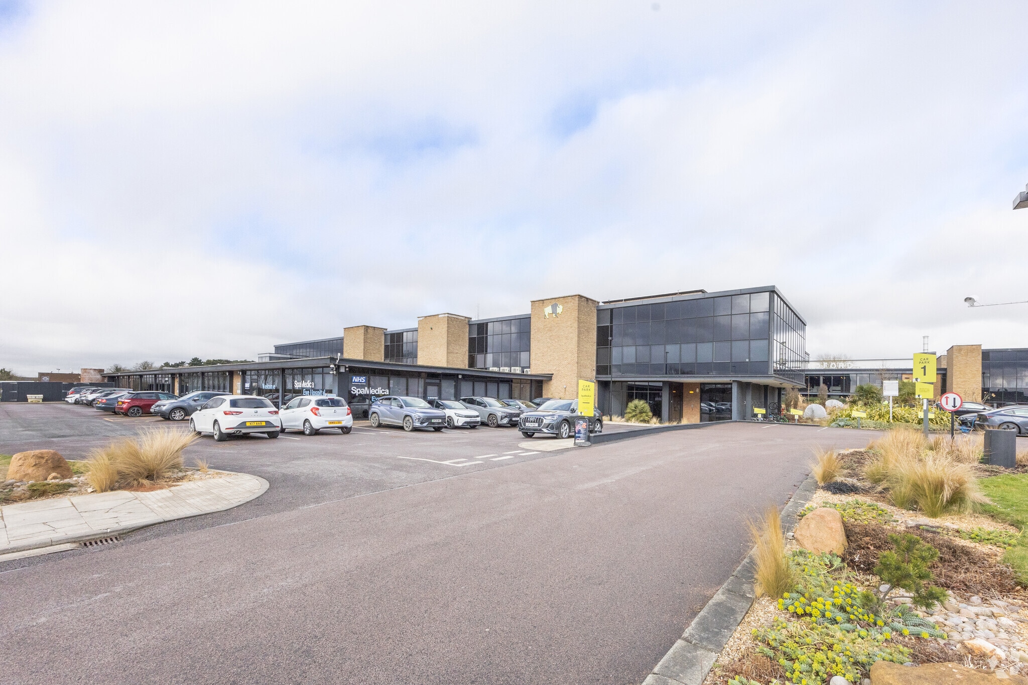 Manton Ln, Bedford for lease Primary Photo- Image 1 of 6