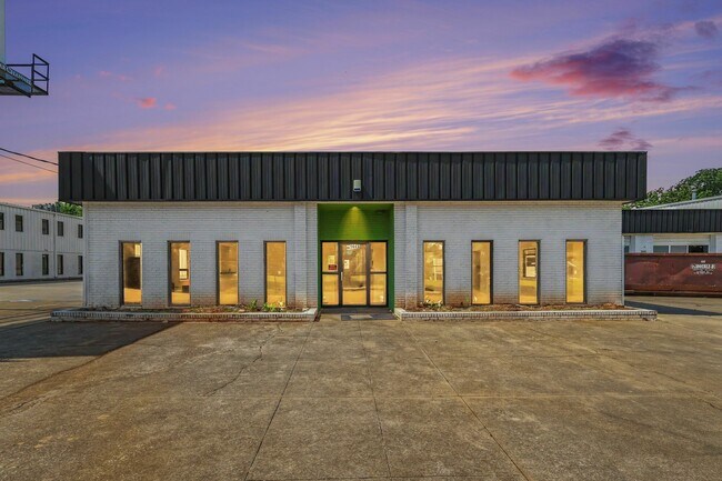 Plus de détails pour 1445 Cleveland Ave, East Point, GA - Flex à vendre
