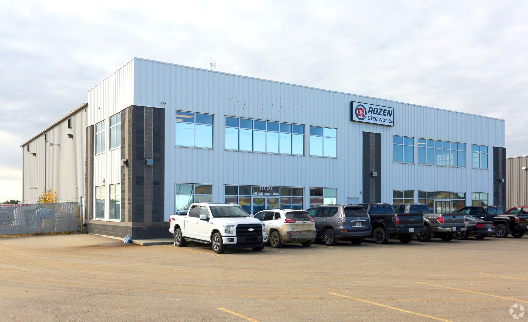 357 Saskatchewan Ave, Spruce Grove, AB à louer Photo principale- Image 1 de 21