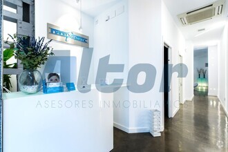 Retail in Madrid, MAD for lease Interior Photo- Image 1 of 14