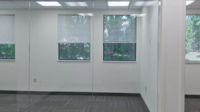 575 Route 28, Raritan, NJ à louer - Vidéo sur l’inscription commerciale