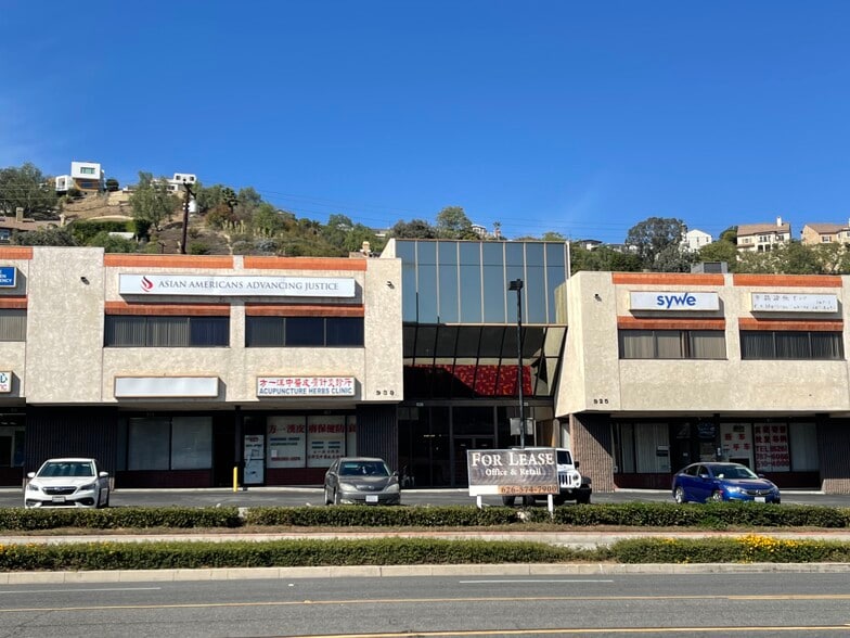 913-941 S Atlantic Blvd, Monterey Park, CA for lease - Primary Photo - Image 1 of 6