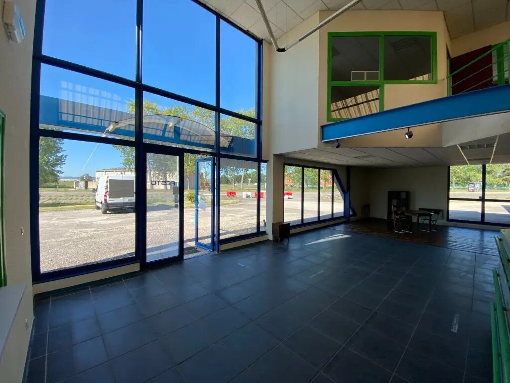 Flex in Longvic for lease Interior Photo- Image 1 of 3