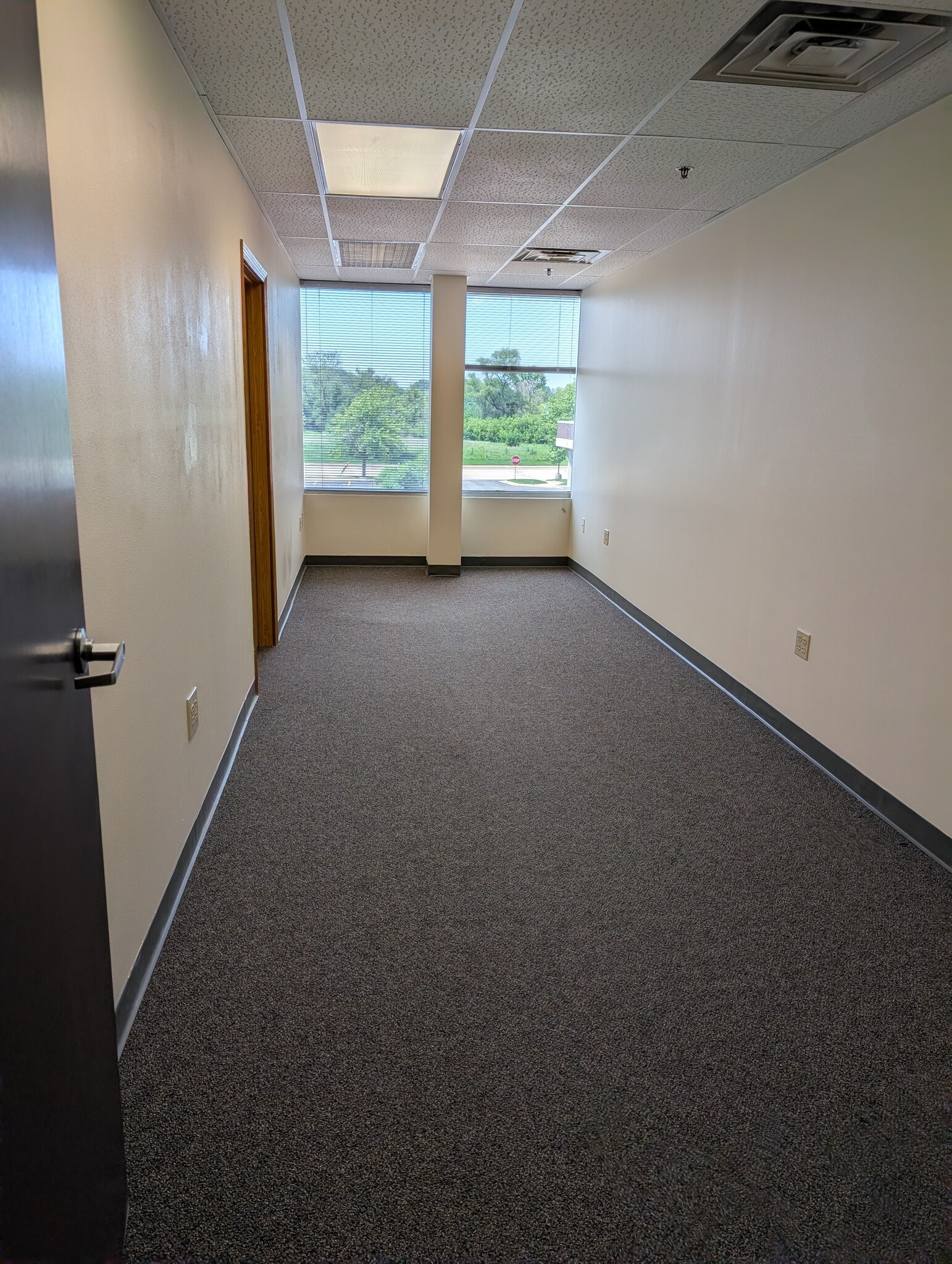258 Corporate Dr, Madison, WI for lease Interior Photo- Image 1 of 4