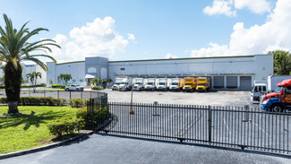 Plus de détails pour 12950 NW South River Dr, Miami, FL - Industriel à louer