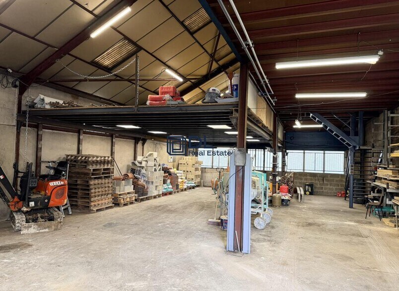 Local d'activités dans Orly à vendre - Photo intérieure - Image 1 de 3
