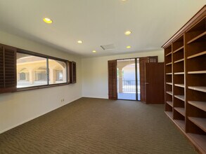 73111 El Paseo Dr, Palm Desert, CA for lease Interior Photo- Image 2 of 6