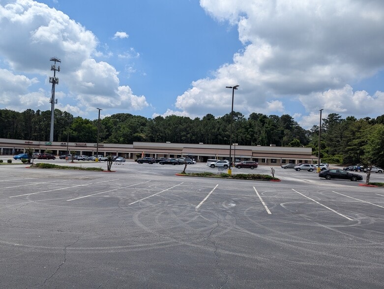 6009-6023 Memorial Dr, Stone Mountain, GA for lease - Building Photo - Image 3 of 4