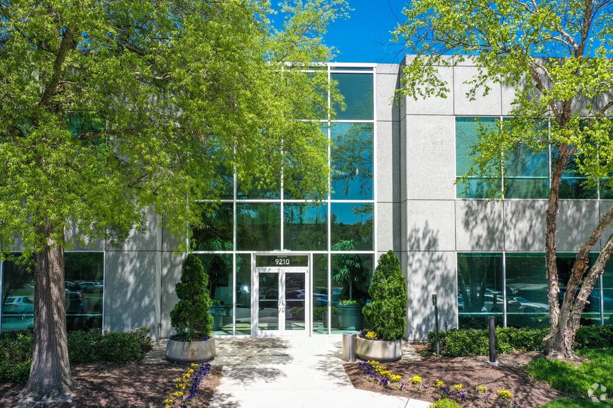 9210 Arboretum Pky, Richmond, VA for lease - Building Photo - Image 2 of 11