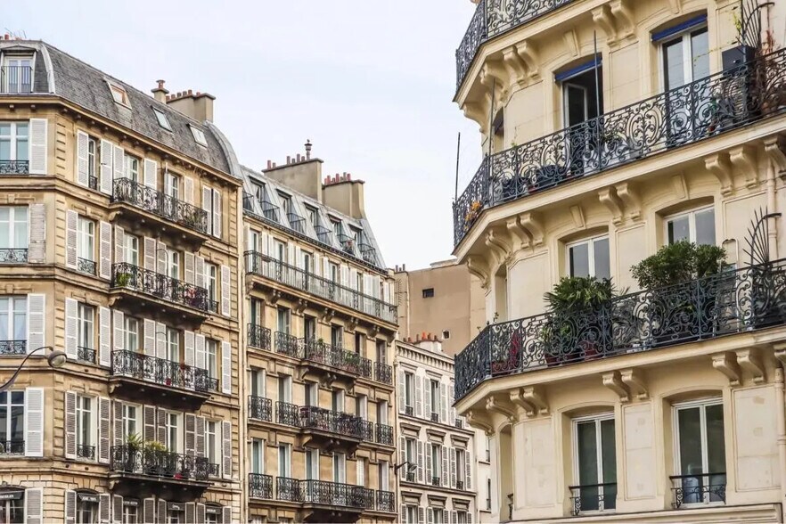 Local d'activités dans Paris à vendre - Photo du bâtiment - Image 1 de 2