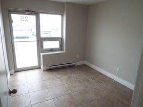 1333 Boundary Rd, Oshawa, ON for lease Interior Photo- Image 2 of 7