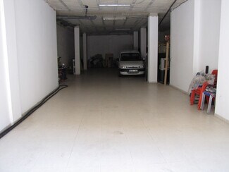 Plus de détails pour Multi-résidentiel à vendre