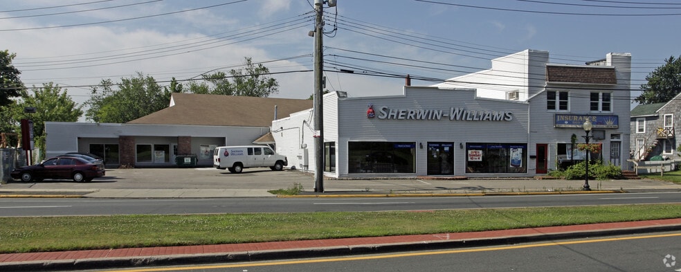 258-262 E Main St, Babylon, NY for lease - Primary Photo - Image 3 of 5