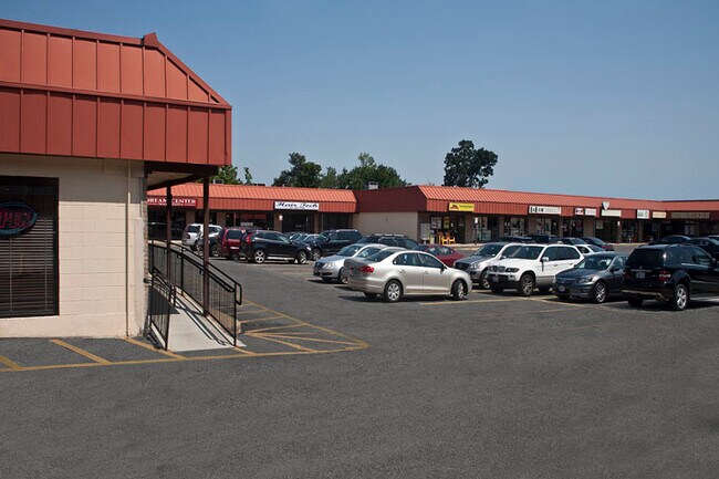 Plus de détails pour 375 Putnam Pike, Smithfield, RI - Commerce de détail, Local d'activités à louer