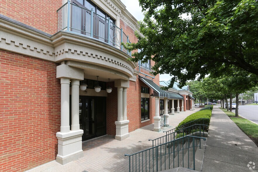 444 E Main St, Lexington, KY à louer - Photo du bâtiment - Image 3 de 7