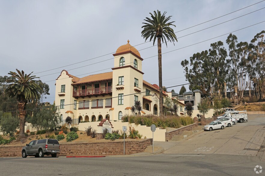 121 N Fir St, Ventura, CA à louer - Photo du bâtiment - Image 2 de 5