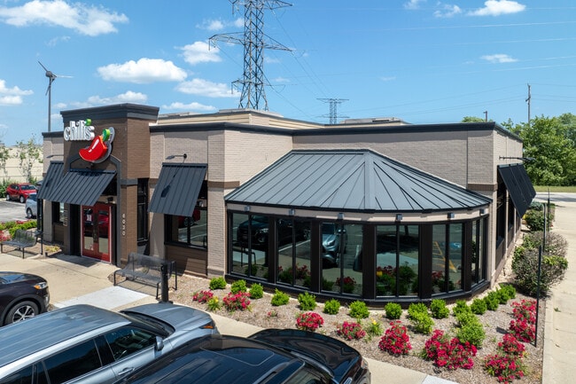 Plus de détails pour 6030 Grand Ave, Gurnee, IL - Commerce de détail à vendre