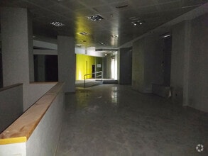 Retail in Madrid, Madrid for lease Interior Photo- Image 2 of 9
