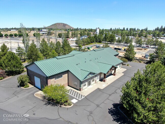 Plus de détails pour 150 SW Scalehouse Loop, Bend, OR - Industriel à louer