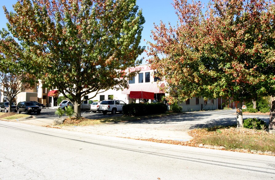 800 Miami Cir NE, Atlanta, GA for lease - Building Photo - Image 2 of 3