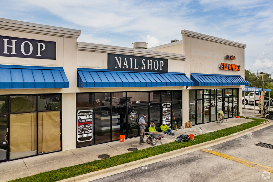 6740-6758 Memorial Hwy, Tampa, FL for lease - Building Photo - Image 3 of 10