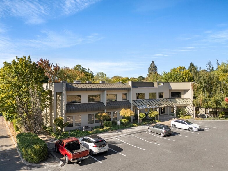 13370 NW Westlawn Ter, Portland, OR à vendre - Photo du bâtiment - Image 1 de 13