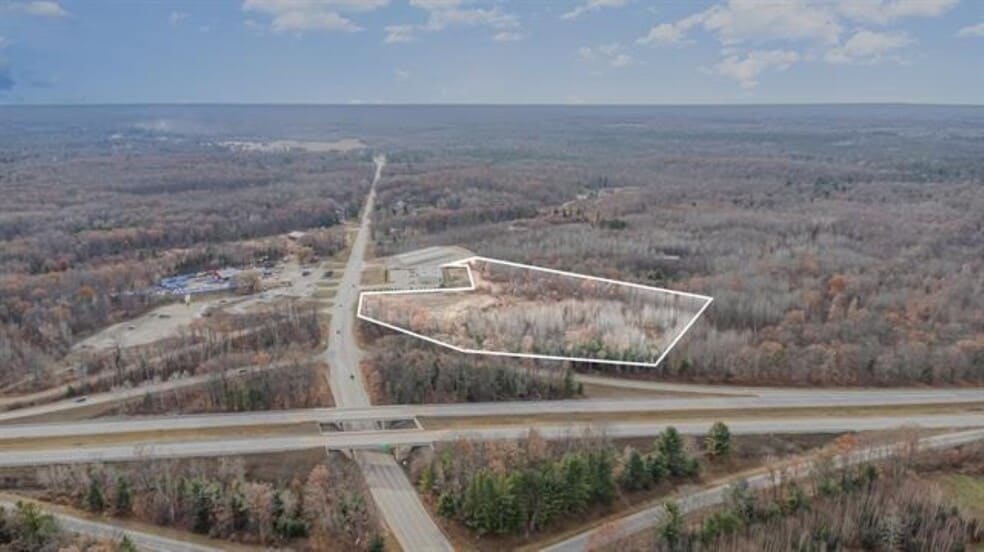 North Clare Avenue, Harrison, MI for sale - Building Photo - Image 3 of 7