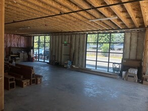 597 SW 150th Ave, Beaverton, OR for lease Interior Photo- Image 2 of 4