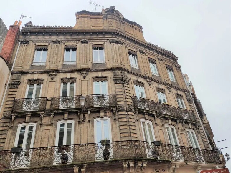 Office in Toulouse for lease - Building Photo - Image 3 of 13