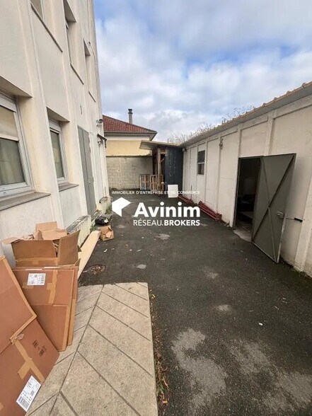 Office in Neuilly-sur-Marne for lease - Building Photo - Image 2 of 6