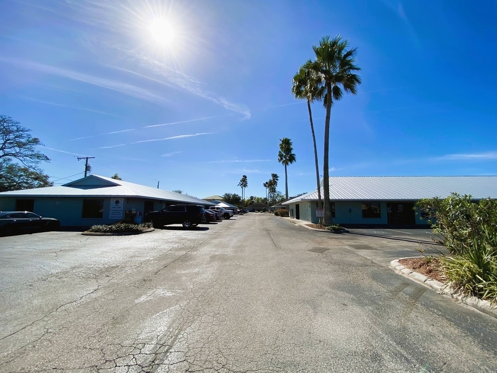 1341 10th St E, Palmetto, FL for lease Primary Photo- Image 1 of 11