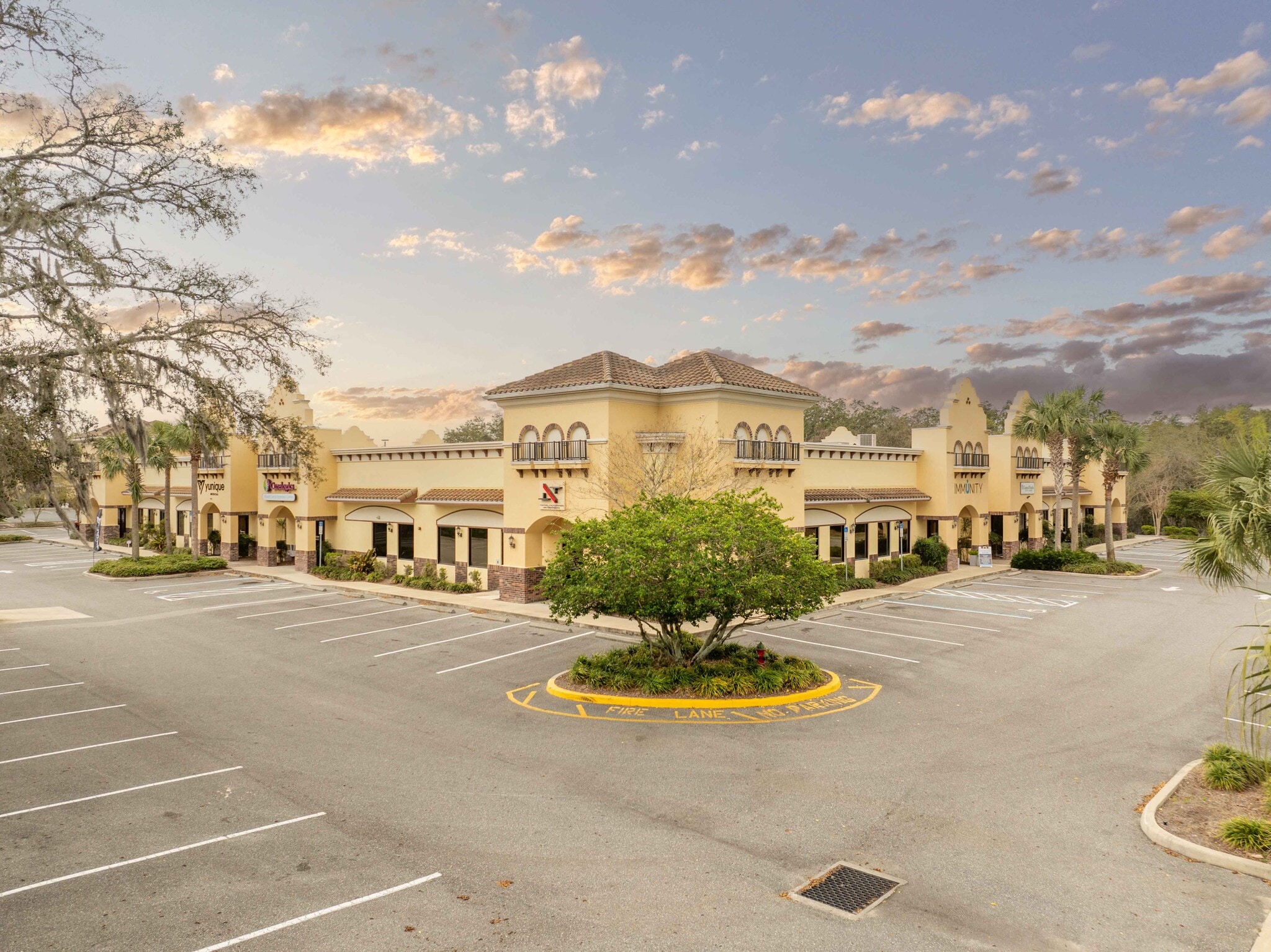 809 County Road 466, Lady Lake, FL for lease Primary Photo- Image 1 of 38