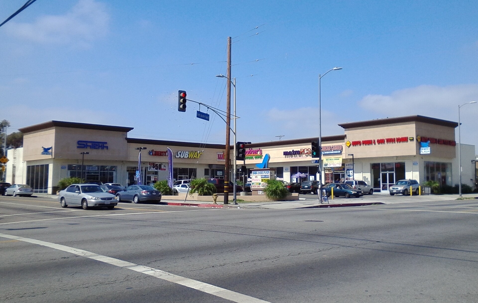 700 W Imperial Hwy, Los Angeles, CA à louer Photo principale- Image 1 de 8