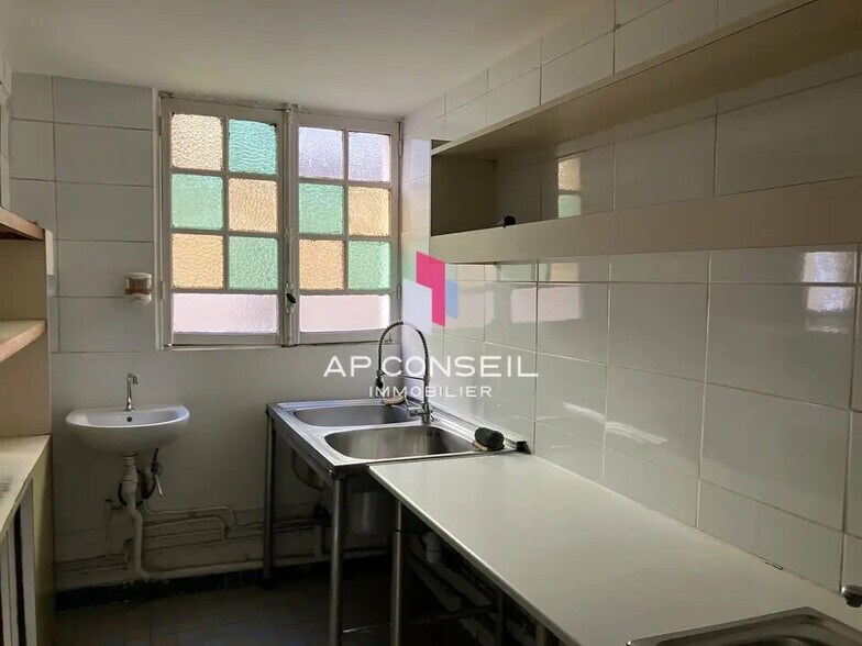 Immeuble residentiel dans Paris à vendre - Photo intérieure - Image 3 de 7