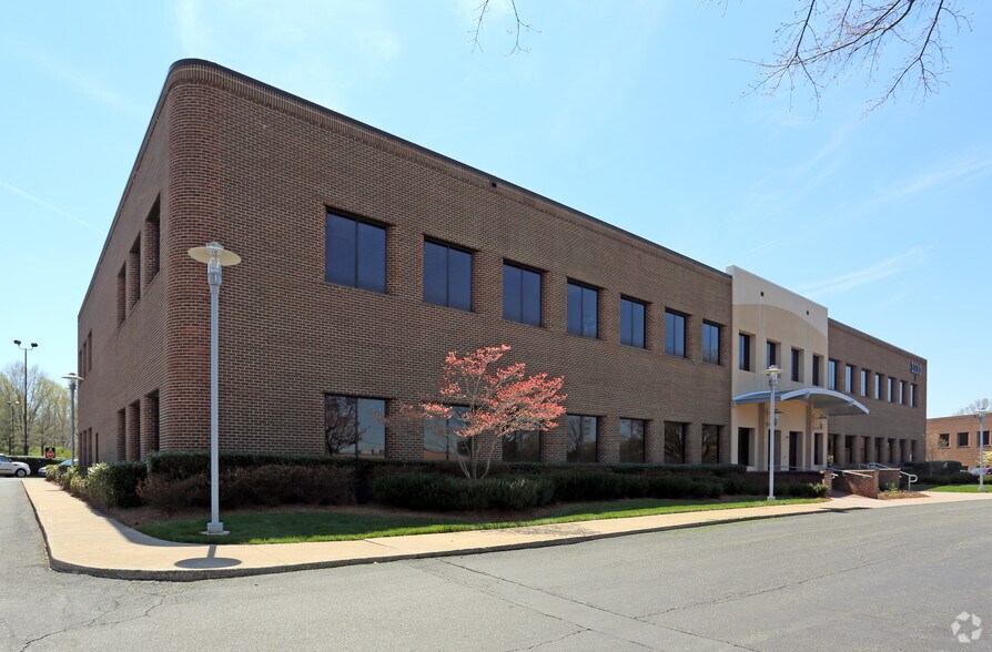 3330 Healy Dr, Winston-Salem, NC for lease - Building Photo - Image 1 of 7