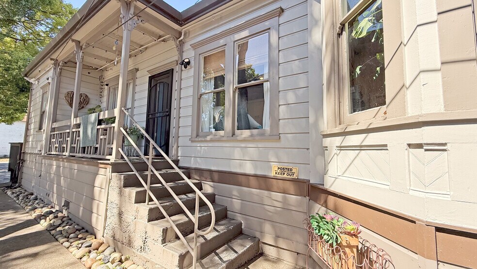 614 College Ave, Santa Rosa, CA à vendre - Photo du bâtiment - Image 2 de 23