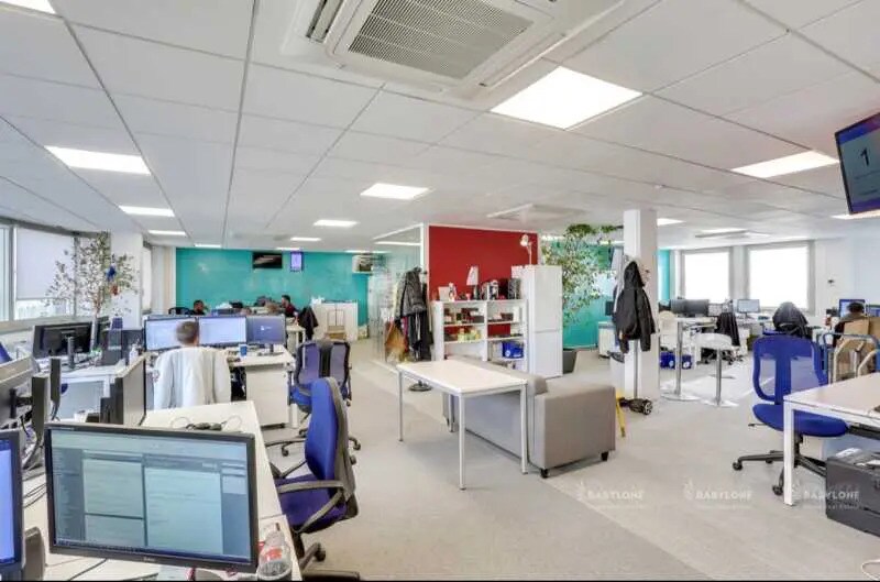 Office in Paris for sale Building Photo- Image 1 of 5