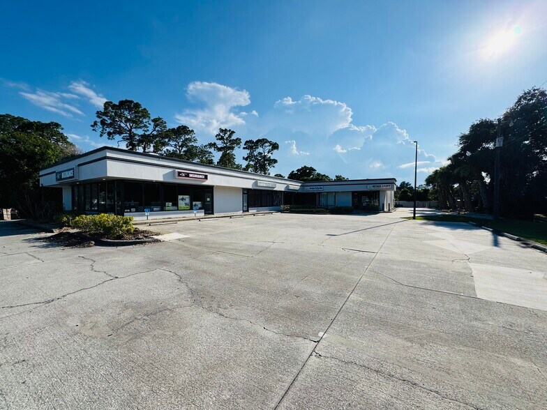 1120-1128 S Wickham Rd, Melbourne, FL à louer - Photo du bâtiment - Image 2 de 14